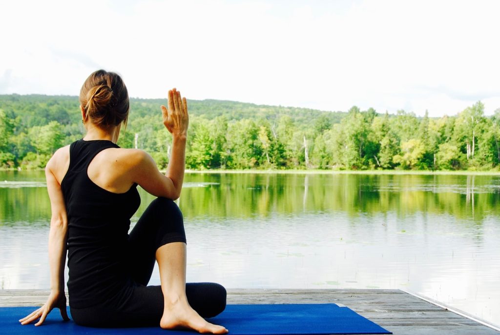 Le 5 migliori posizioni Yoga per mantenersi giovani