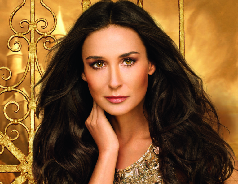 taglio capelli lunghi over 50 donna