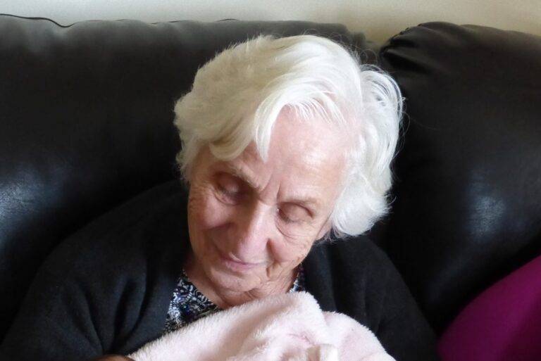 dormire anziano nonna sonno