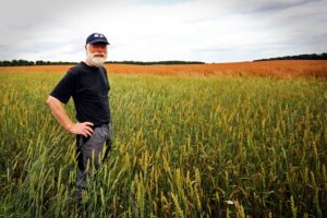 agricoltore contadino over 70