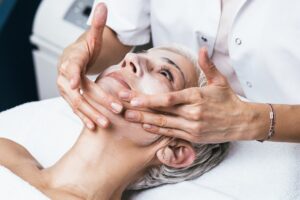 Trattamenti per il viso anti-age.