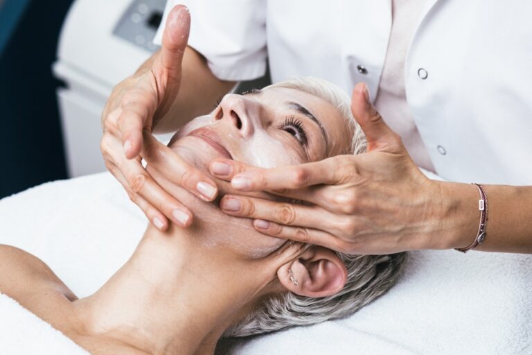 Trattamenti per il viso anti-age.