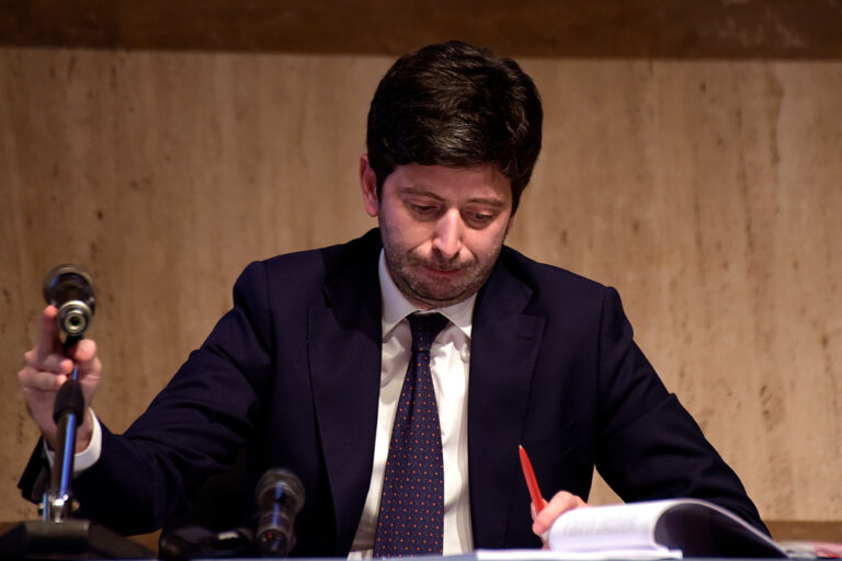 Il ministro Speranza ha istituito la commissione per la riforma dell'assistenza sanitaria