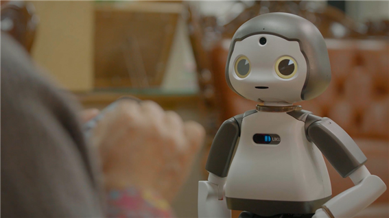 In Corea del Sud, un robot tiene corsi sulle competenze digitali per i più anziani