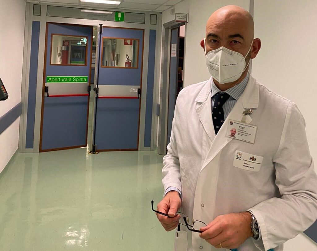 Matteo Bassetti all'interno dell'ospedale
