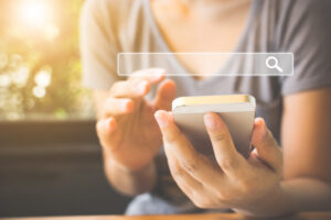 Ricerca su internet: le malattie più cercate nel 2020 sono endometriosi e menopausa